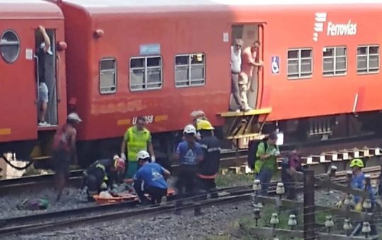 Una persona falleció y otra resultó herida luego de ser arrolladas por un tren en Vicente López
