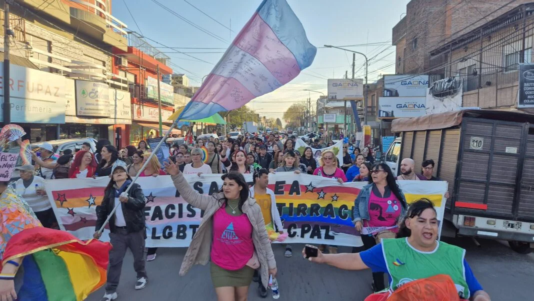 Se hizo la Primera Marcha del Orgullo LGBTIQ+ en José C. Paz - ARGdiario