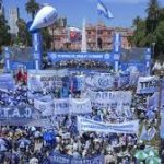“El trabajo es con derechos o es esclavo”: la CGT movilizó en Plaza de Mayo y redobló la presión por un paro general