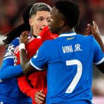Los casos de racismo que conmocionaron al fútbol: de los insultos en las tribunas a las condenas judicialesElEl